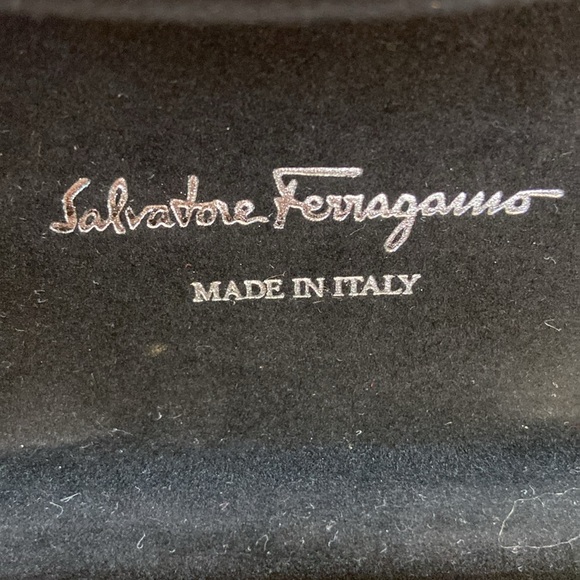 SALVATORE FERRAGAMO GLASS CASE - Picture 4 of 6